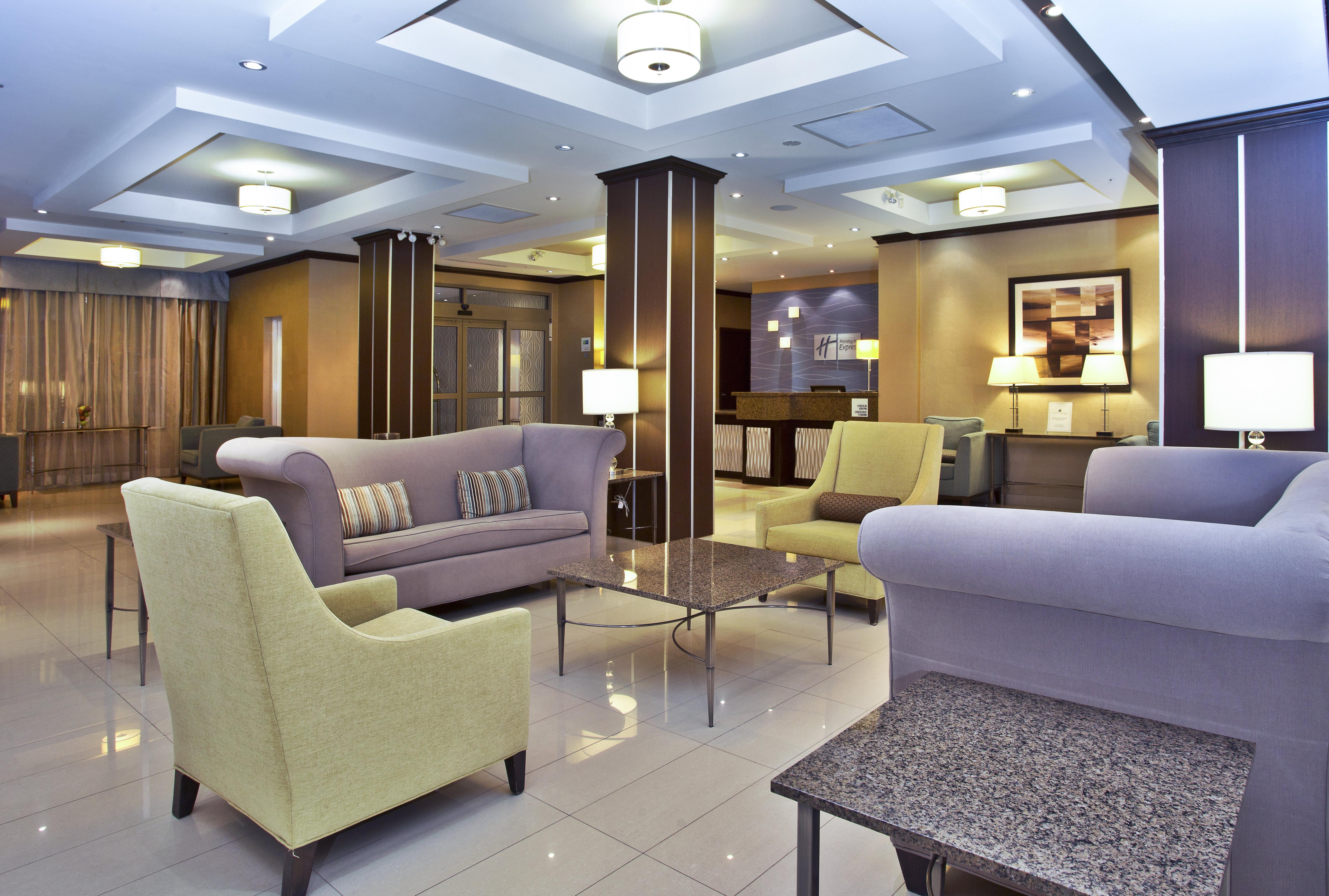 Holiday Inn Express Kingston Central By Ihg Exterior photo
