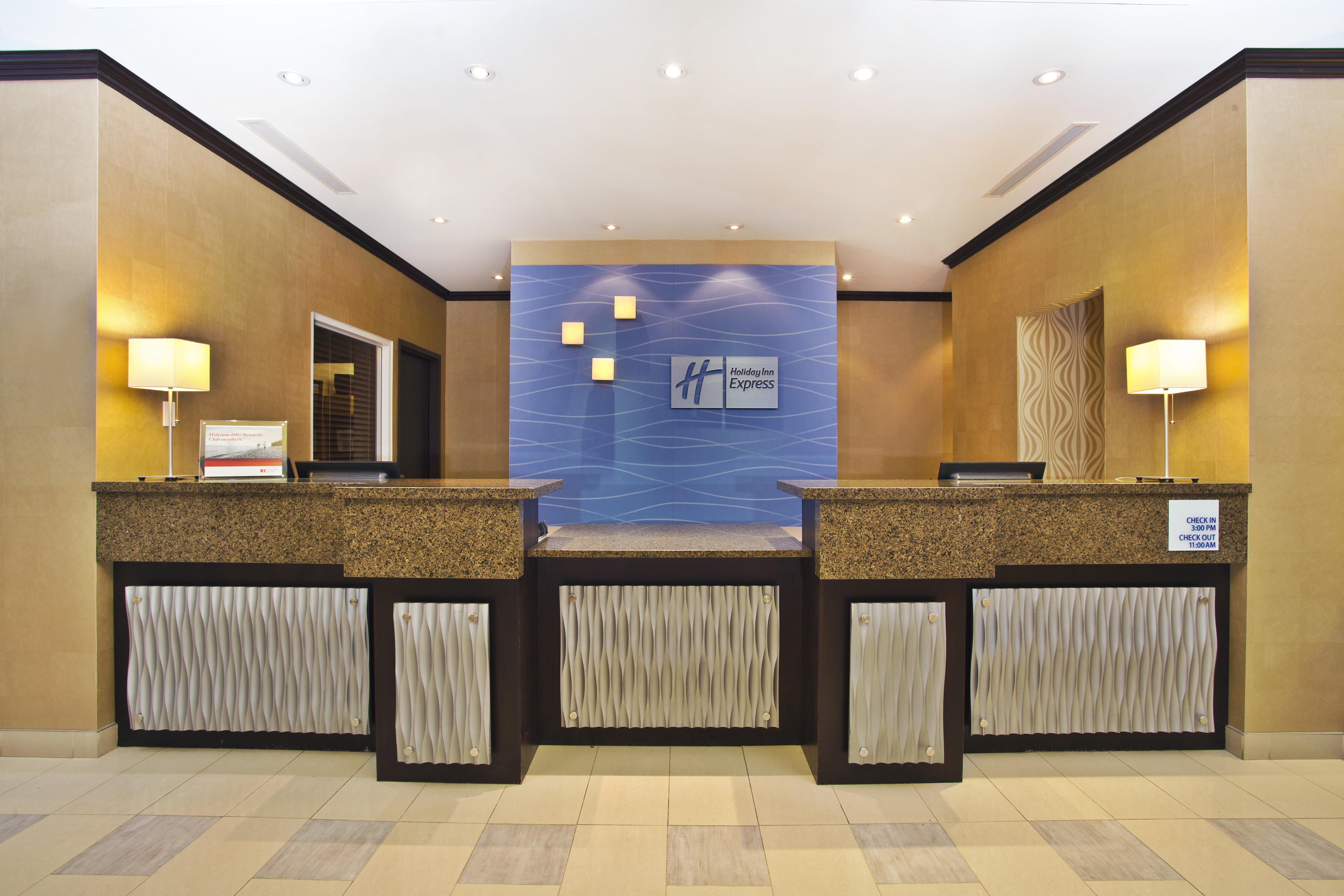Holiday Inn Express Kingston Central By Ihg Exterior photo