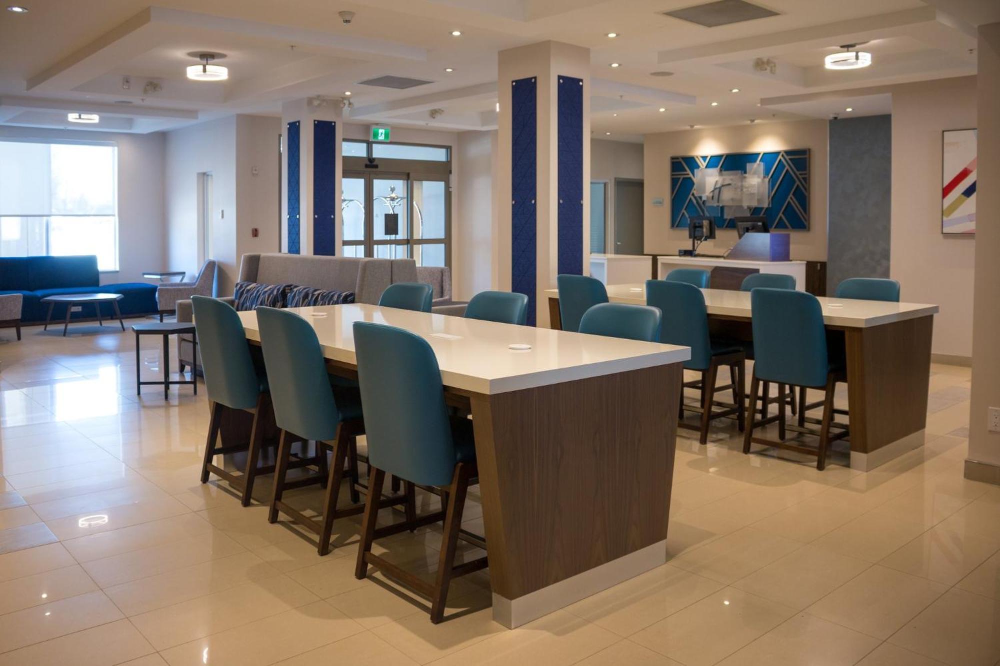 Holiday Inn Express Kingston Central By Ihg Exterior photo