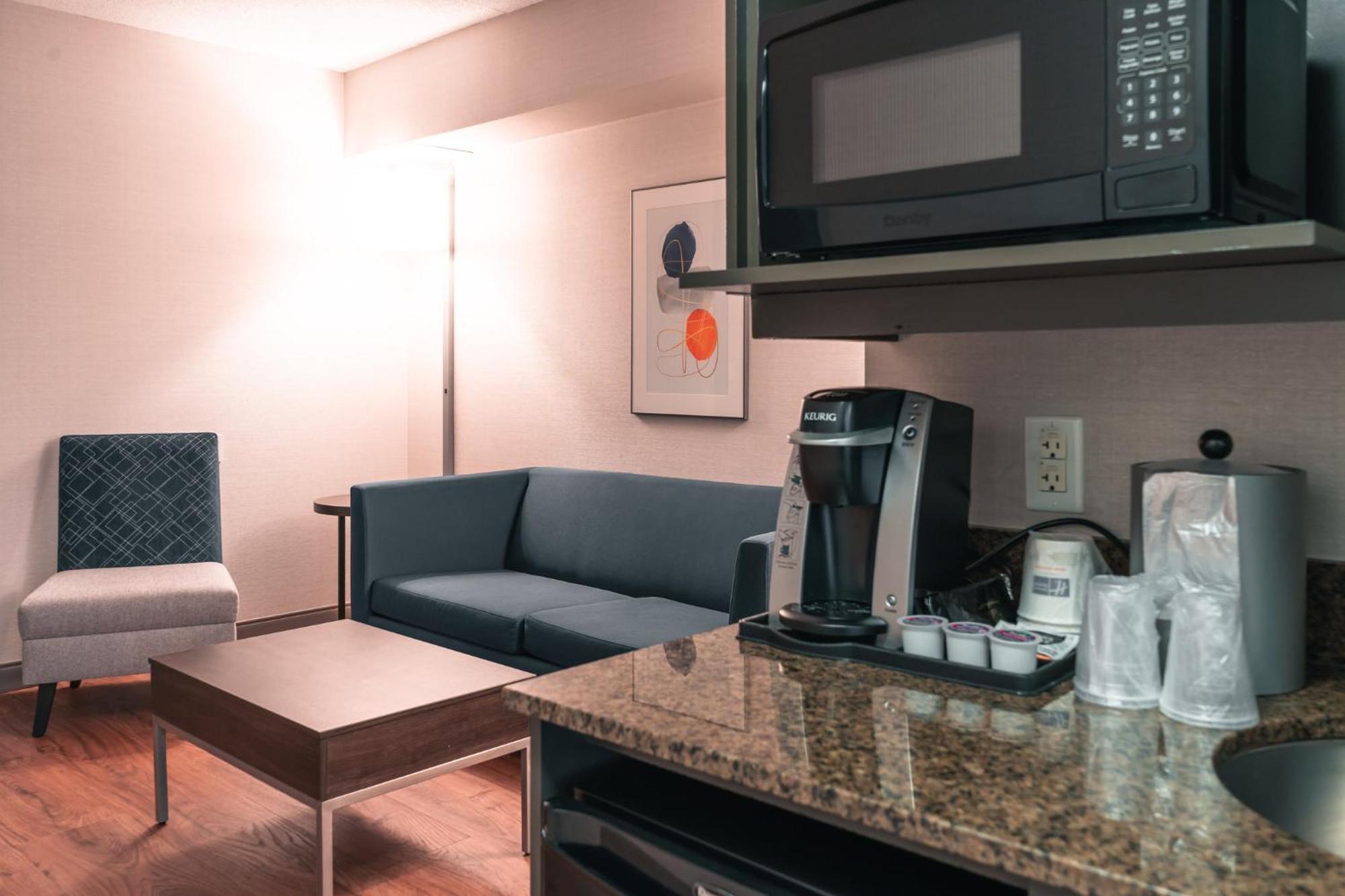 Holiday Inn Express Kingston Central By Ihg Exterior photo