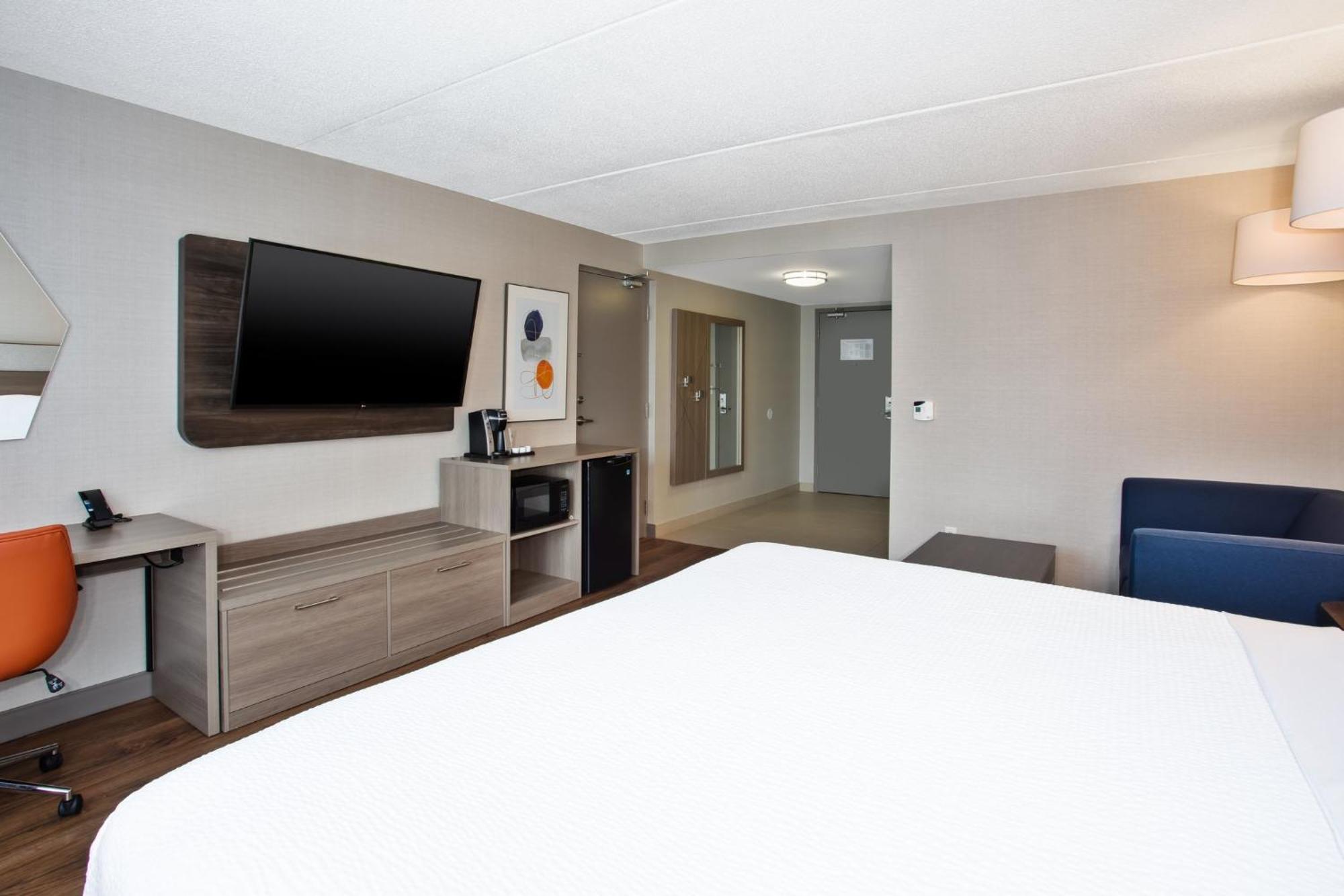Holiday Inn Express Kingston Central By Ihg Exterior photo